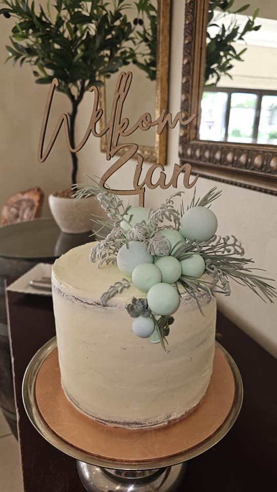 CAKES & CUPCAKES