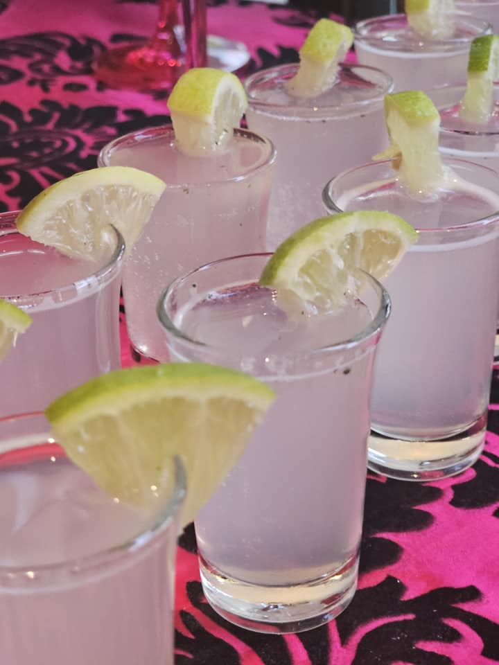 CAN BE ALCOHOLIC OR NON-ALCOHOLIC