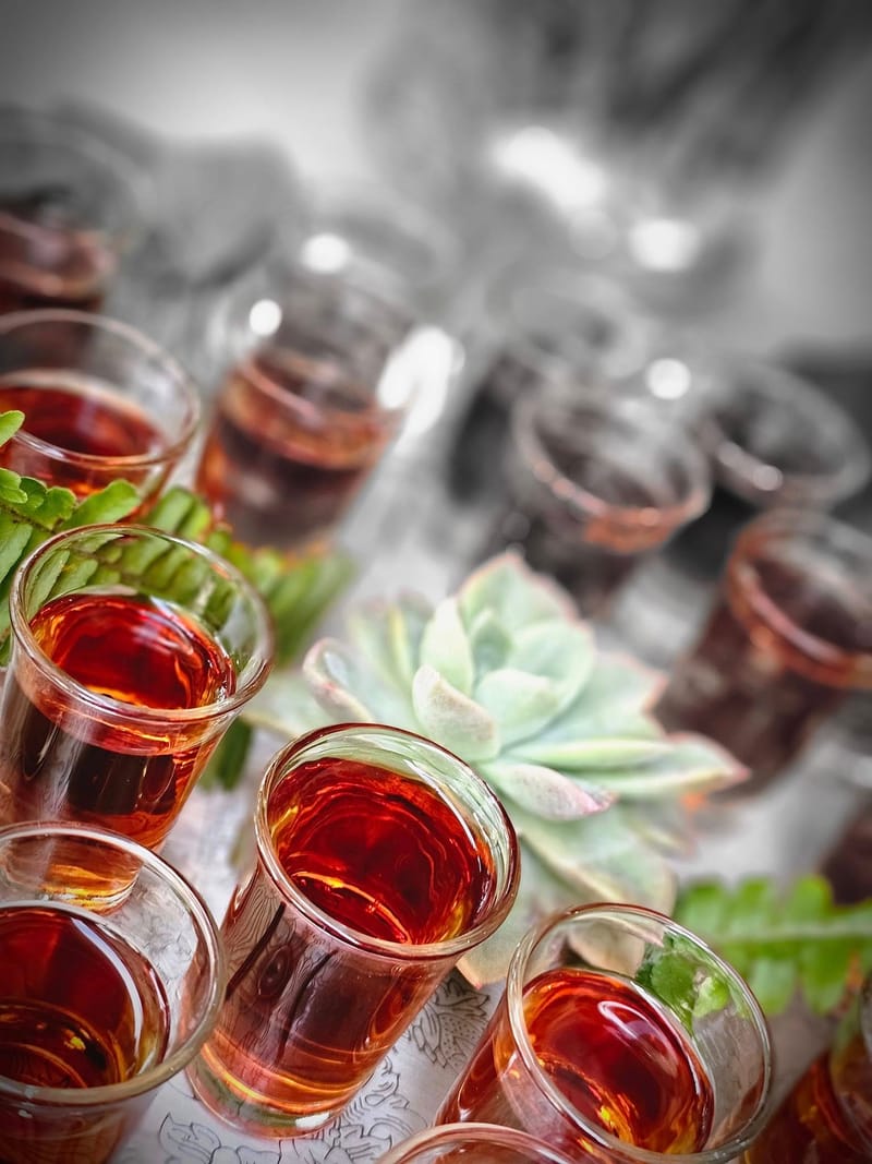 CAN BE ALCOHOLIC OR NON-ALCOHOLIC