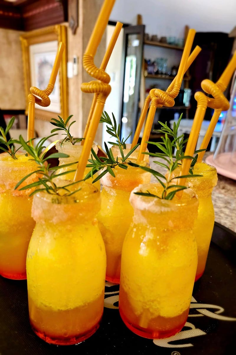 CAN BE ALCOHOLIC OR NON-ALCOHOLIC