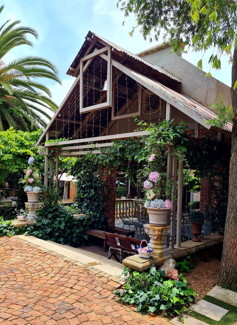 INTIMATE WEDDINGS