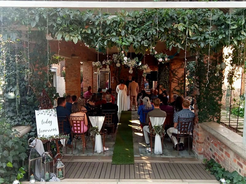 INTIMATE WEDDINGS