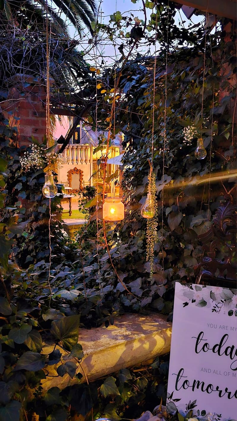 INTIMATE WEDDINGS