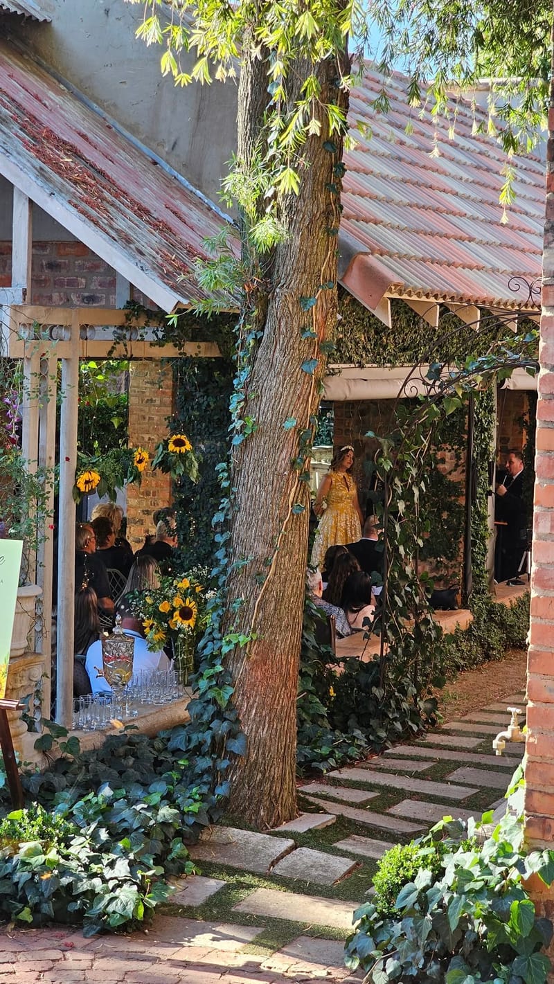 INTIMATE WEDDINGS