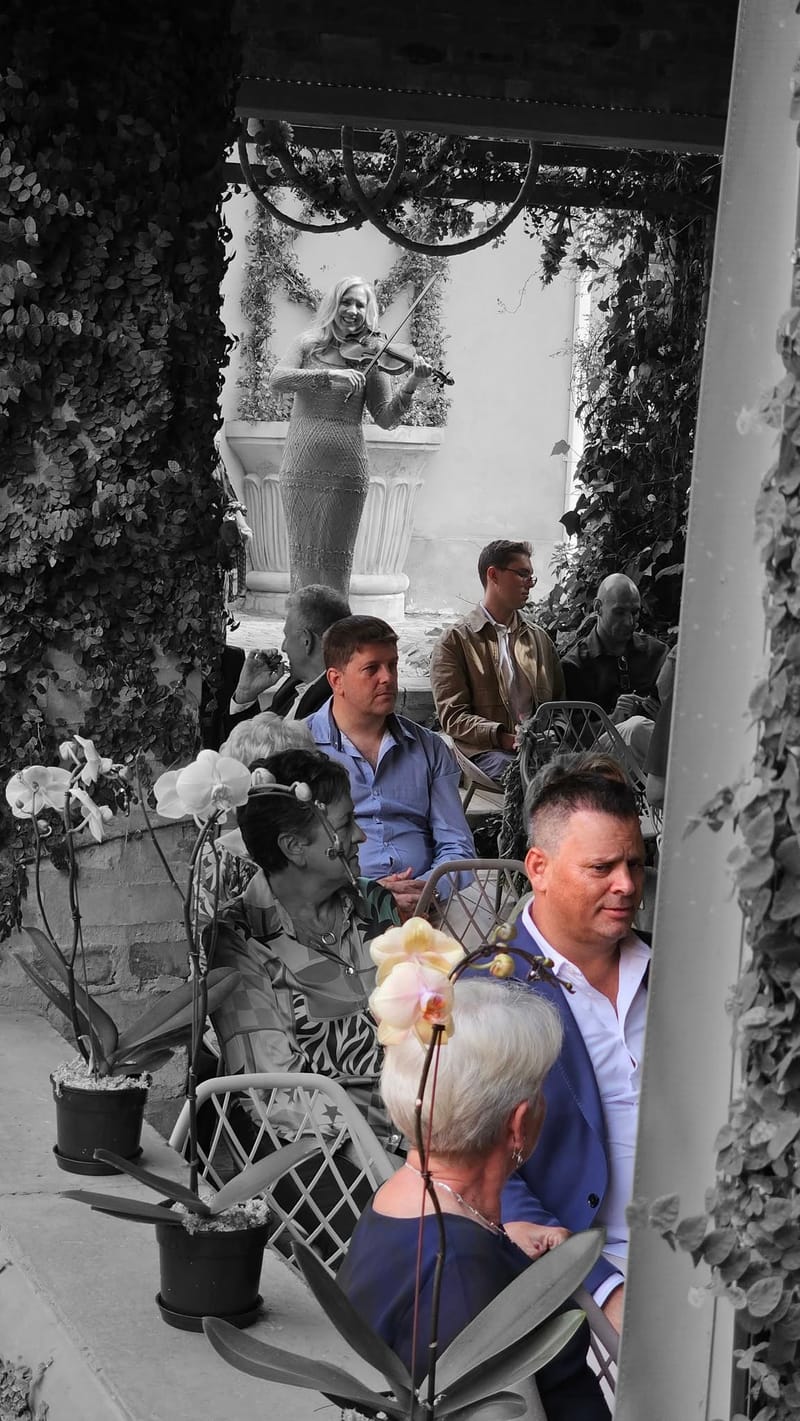 INTIMATE WEDDINGS