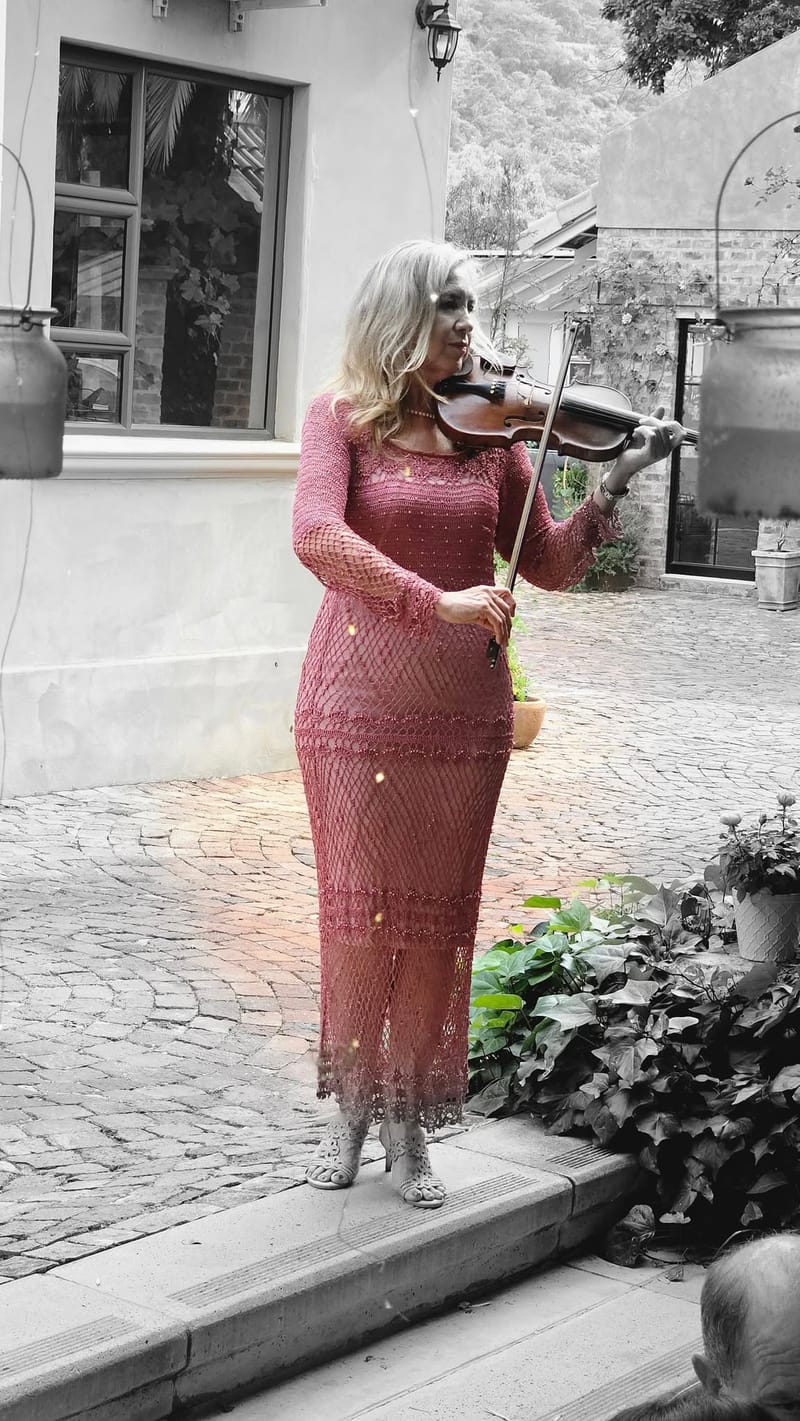 INTIMATE WEDDINGS