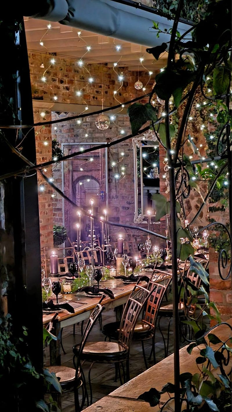 INTIMATE WEDDINGS