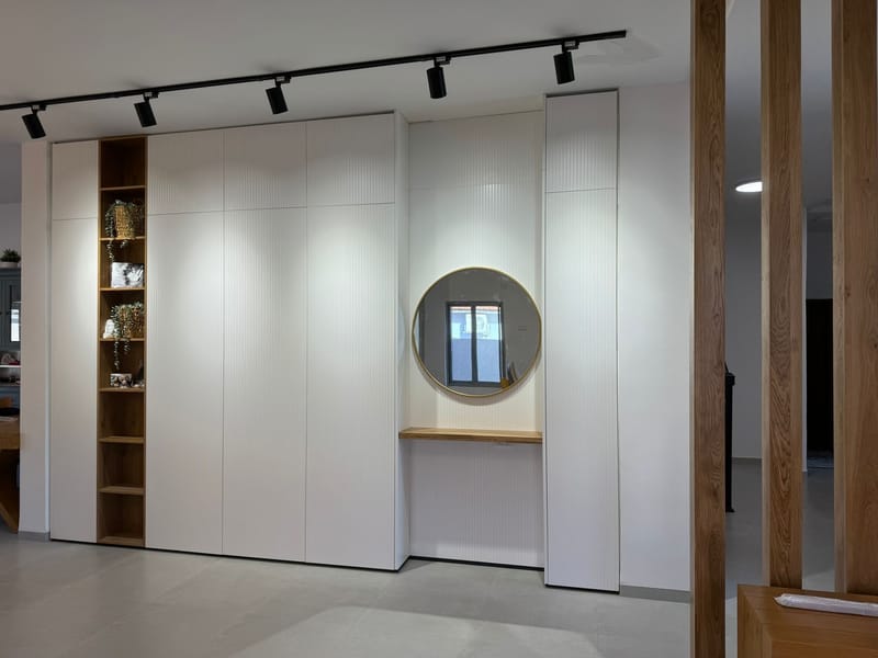 יציאת אירופה חדרה