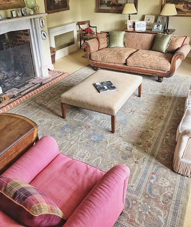 10/09/2025    super good quality Afghan rug, received in 4 working days to New York City.