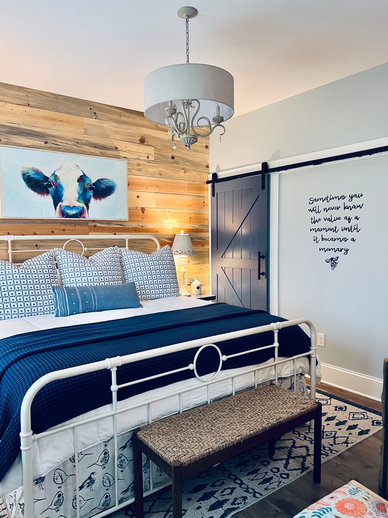 A Small-Footprint Retreat, Thoughtfully Crafted