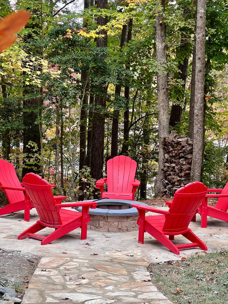A Small-Footprint Retreat, Thoughtfully Crafted