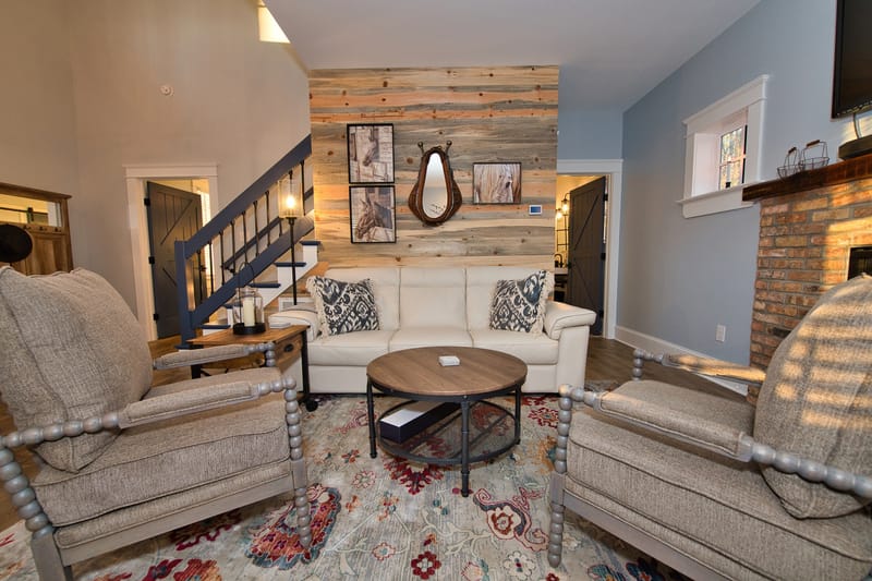 A Small-Footprint Retreat, Thoughtfully Crafted