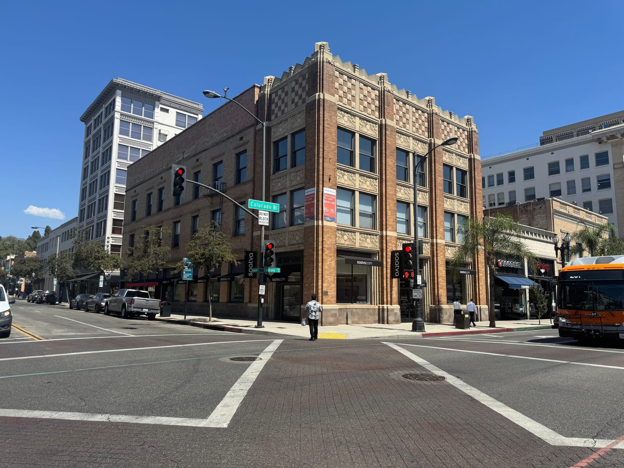 20 N. Raymond Ave, Lease / Represented the buyer / Pasadena