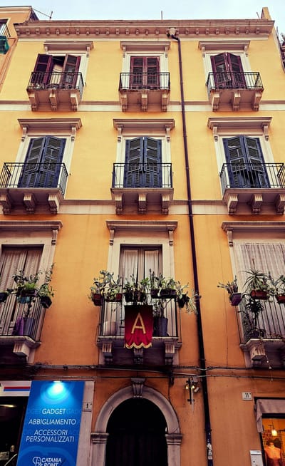 Katanię trzeba poczuć, a nie zobaczyć.