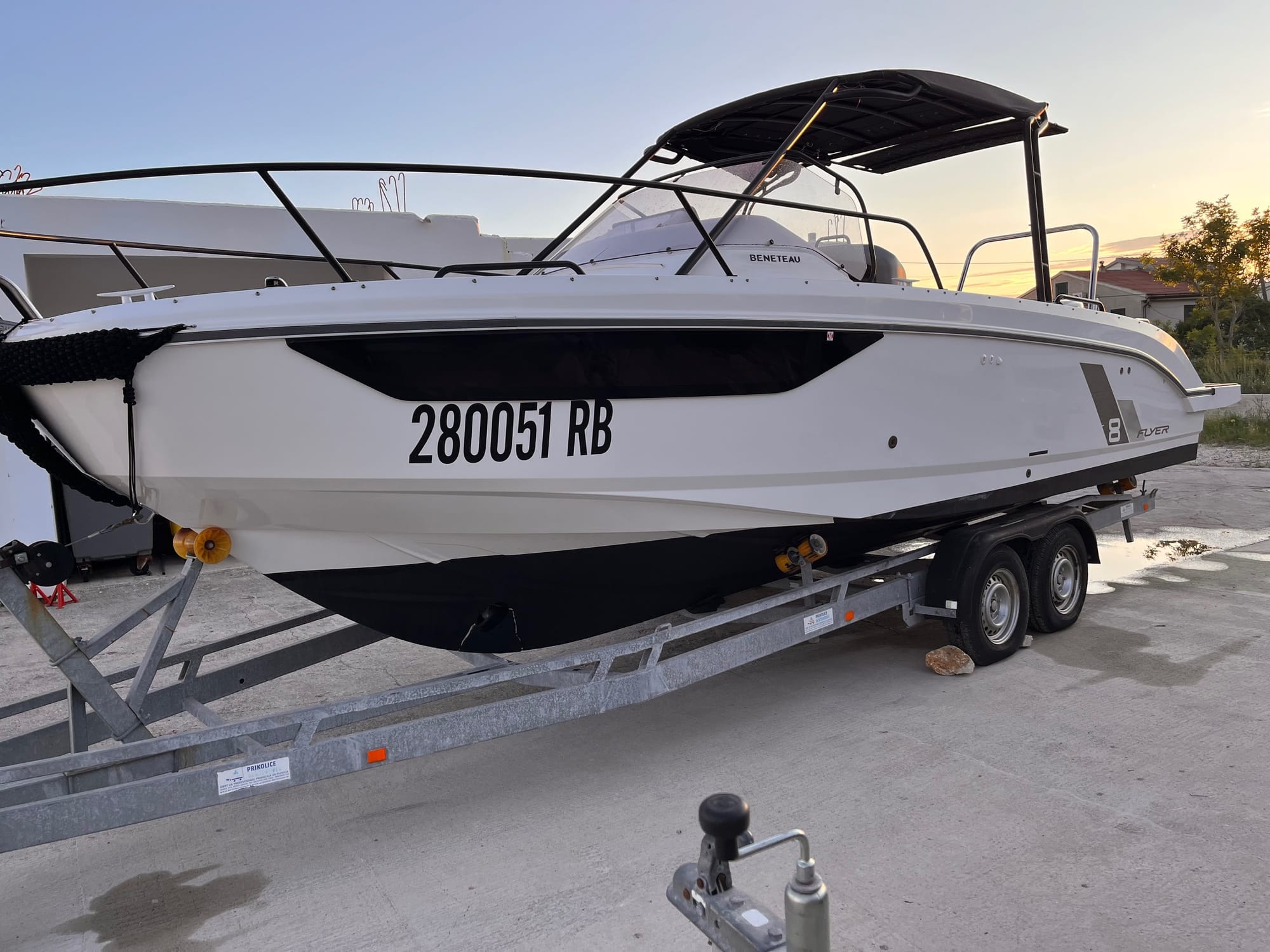 BENETEAU Flyer 8 mit SUZUKI DF 300 PS