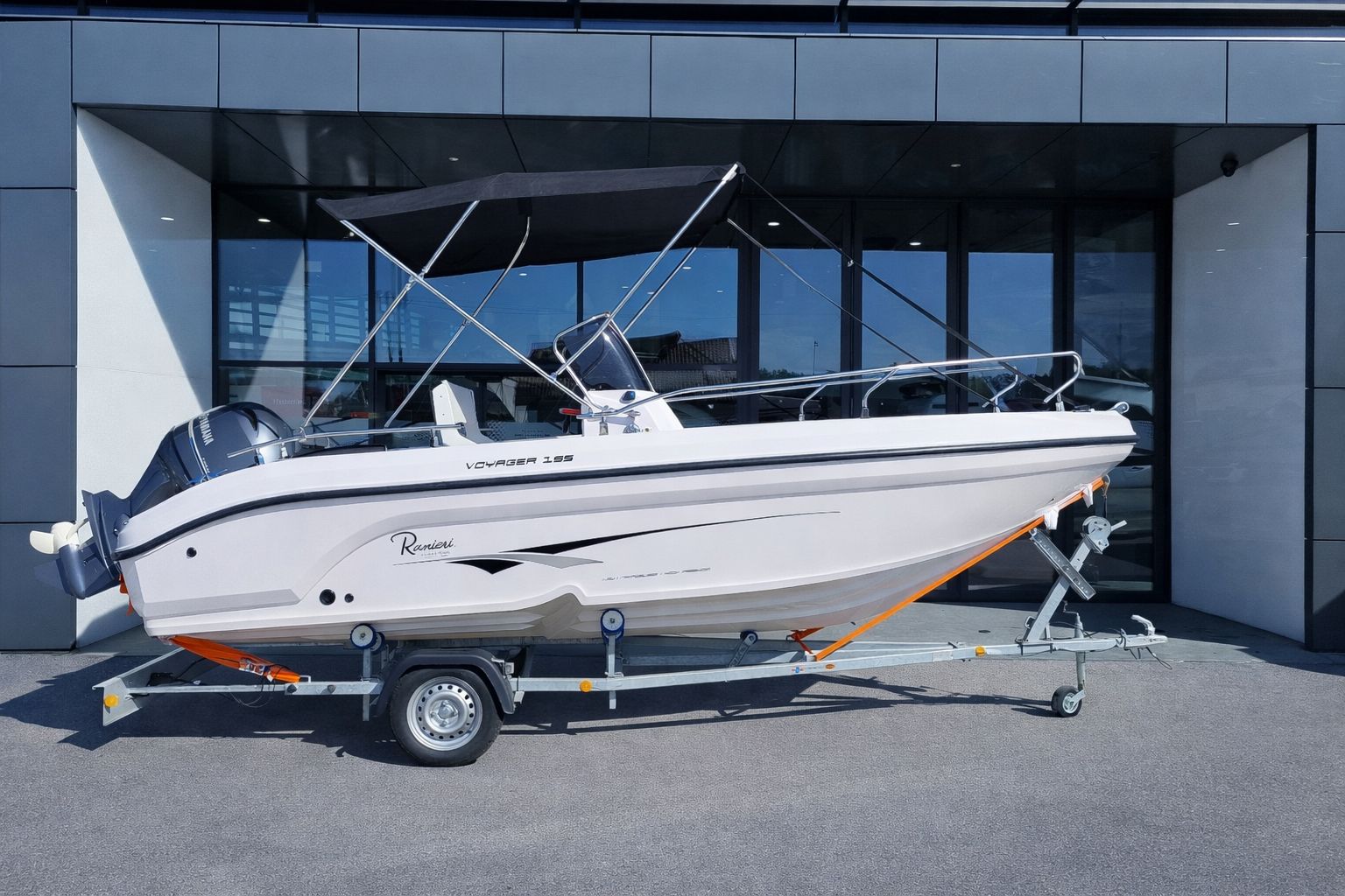 RANIERI Voyager 19 mit 130 PS - Boot mit Navi und Radio