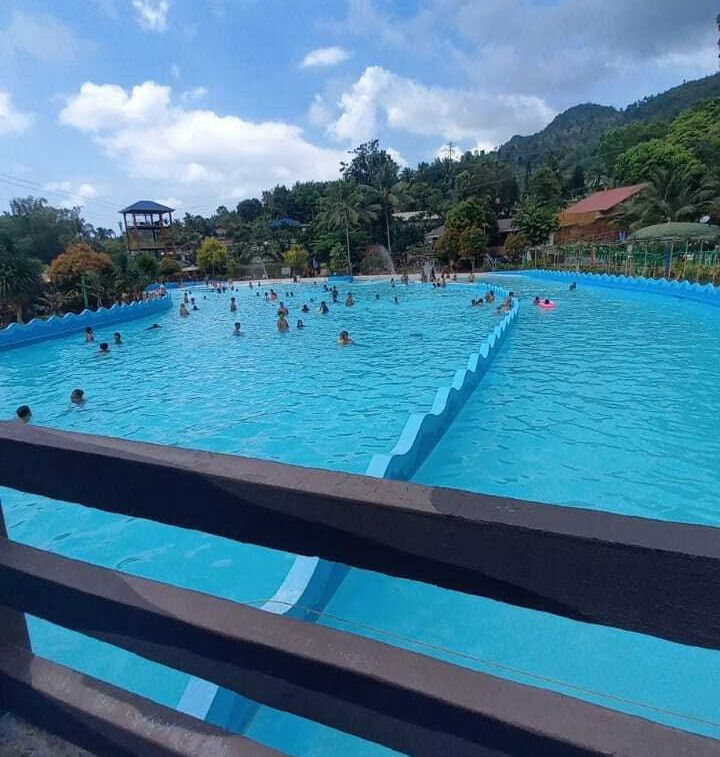 Hidden Valley Mountain, Wave Pool & Resort in Pinamungajan