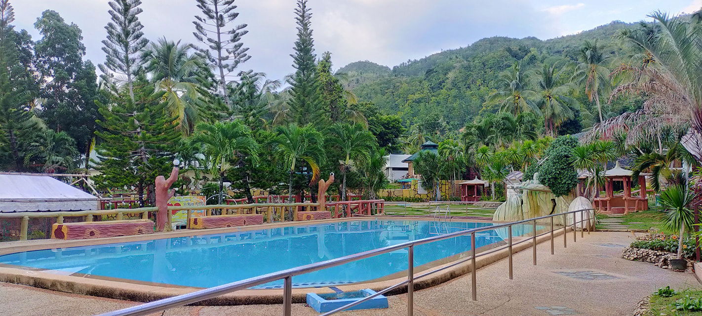 Hidden Valley Mountain, Wave Pool & Resort in Pinamungajan