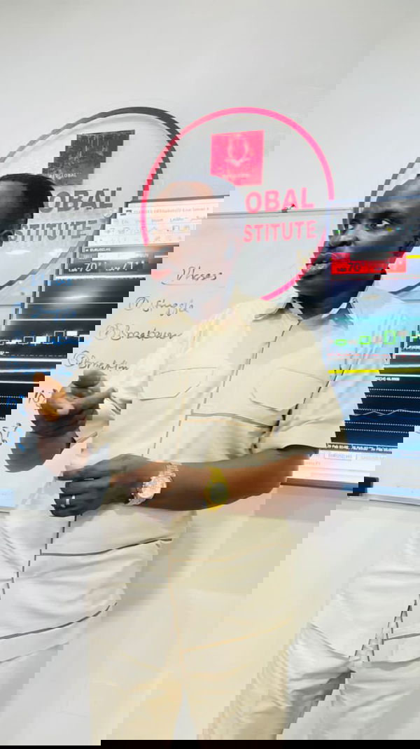 800 67bc7102903cb