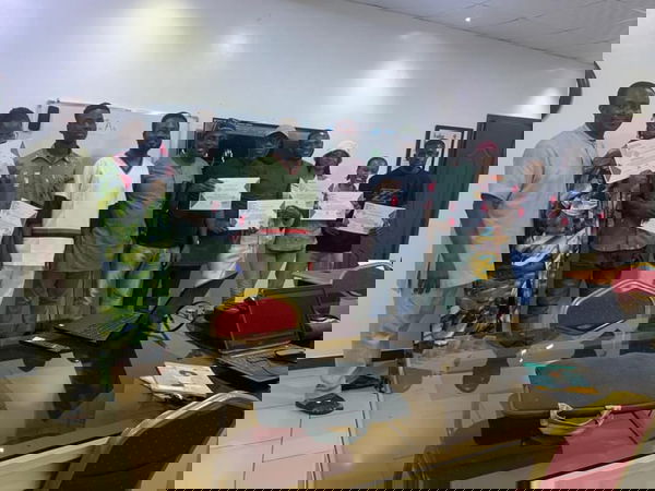 800 687c012157074