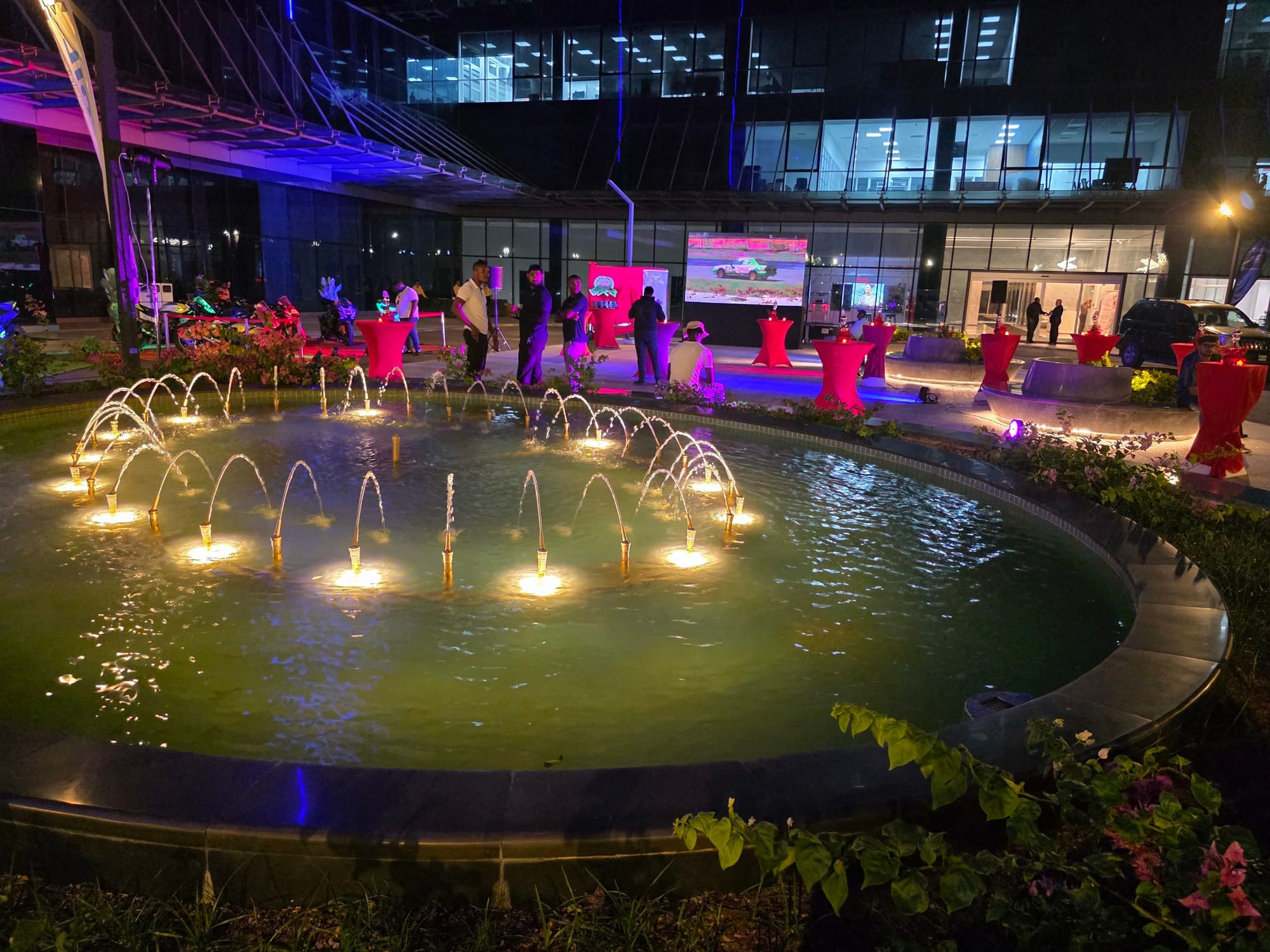 LED Screen and uplighting