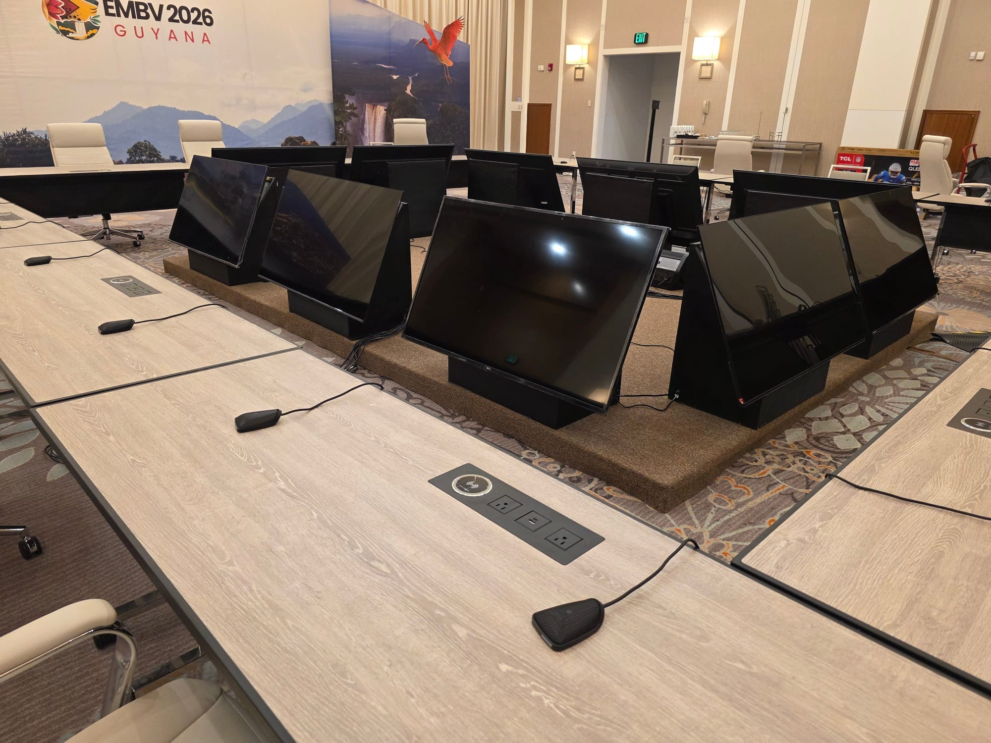 Boundary Microphone and Tv's