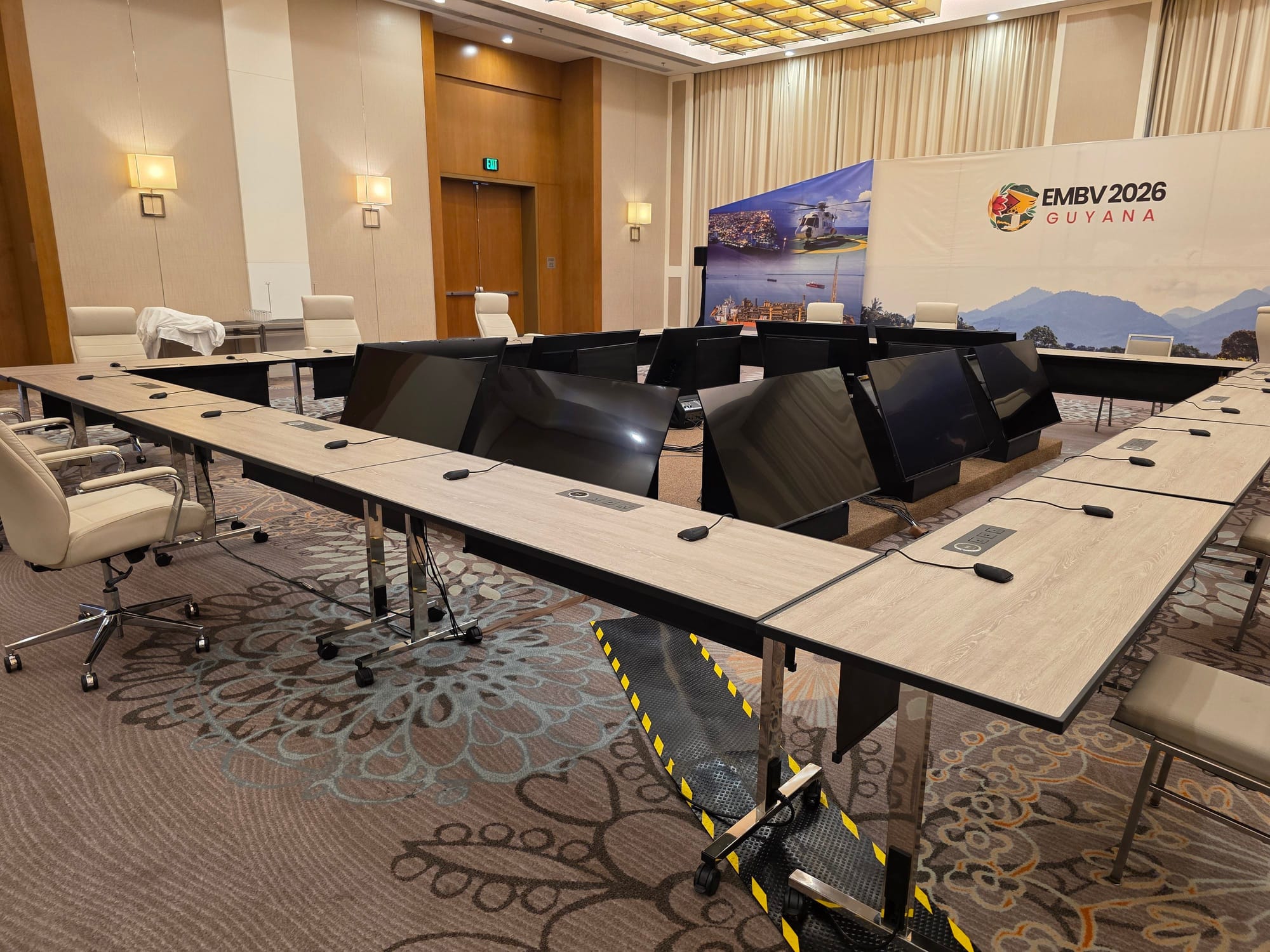 Boundary Microphone and Tv's