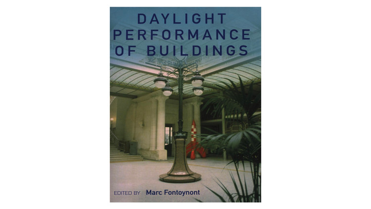 Desempenho de Edifícios à Luz do Dia / Marc Fontoynont.  Imagem via Amazon