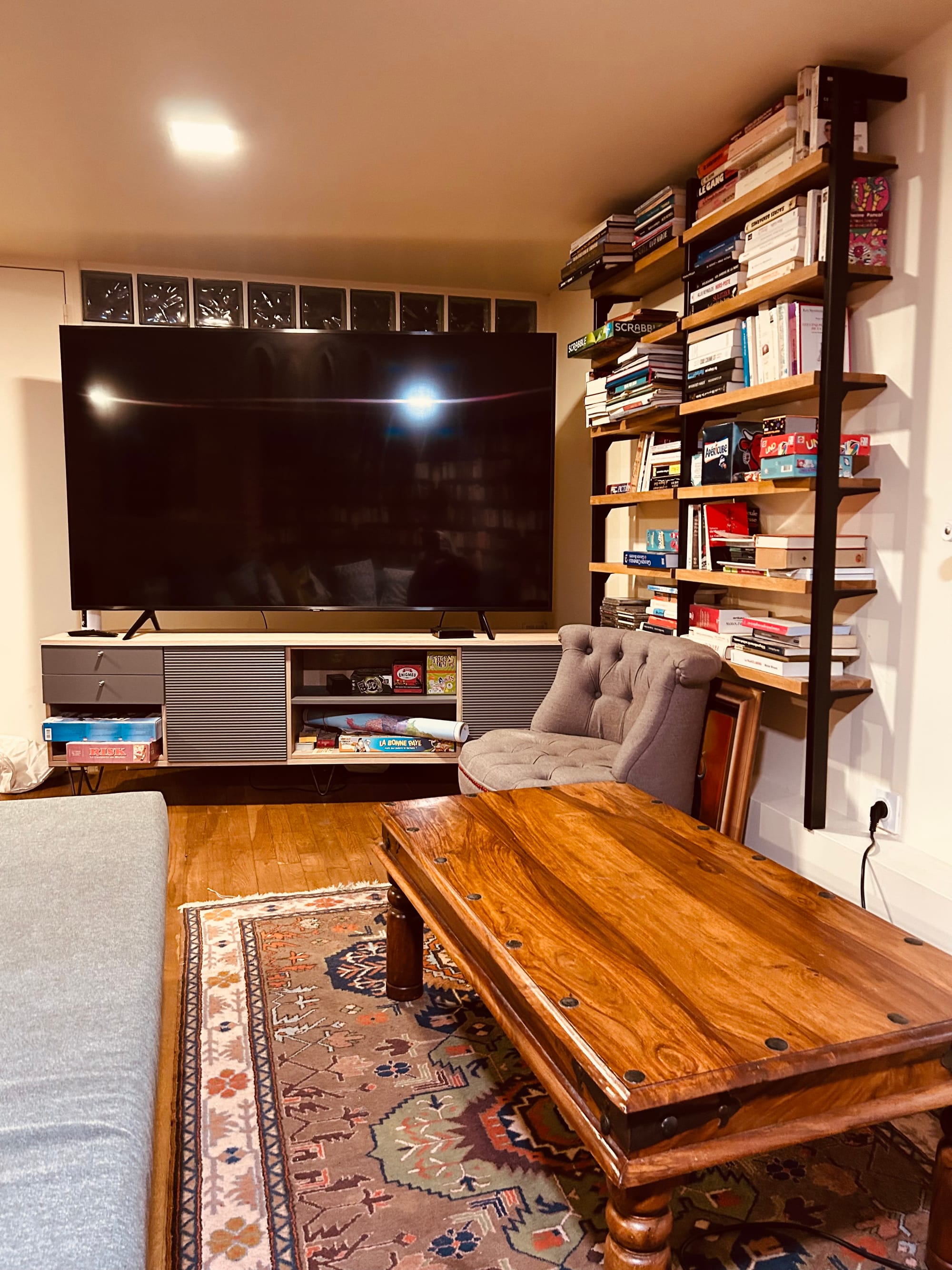 Sous-sol - bureau ou espace multimédia