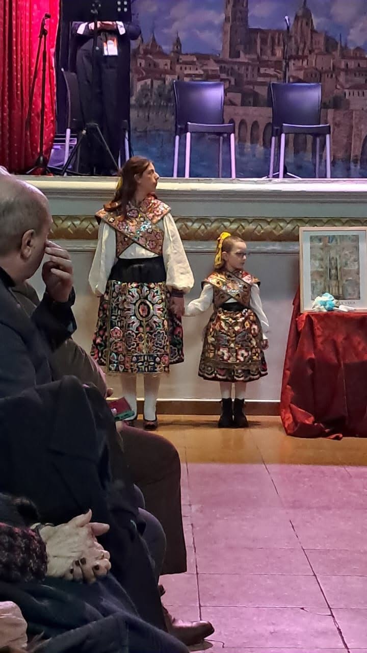 Primer esfile 2026 de trajes tradicionales españoles...