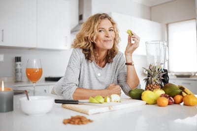 Perimenopausia y menopausia: La dieta que controla los desajustes hormonales