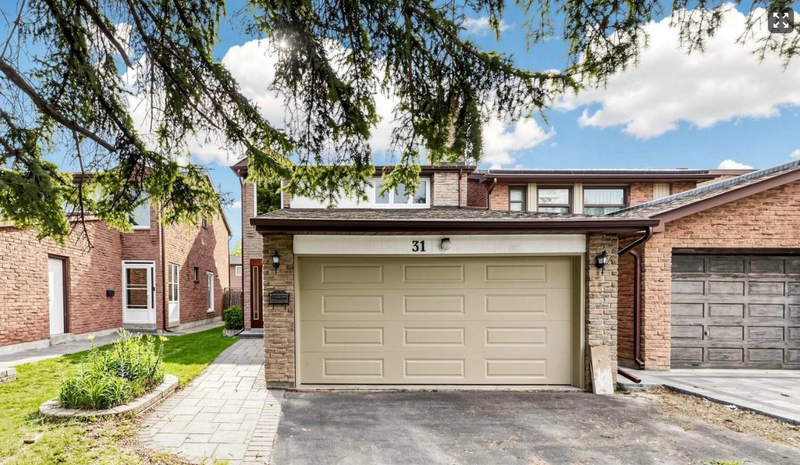 For Sale: 31 Fullerton Crescent