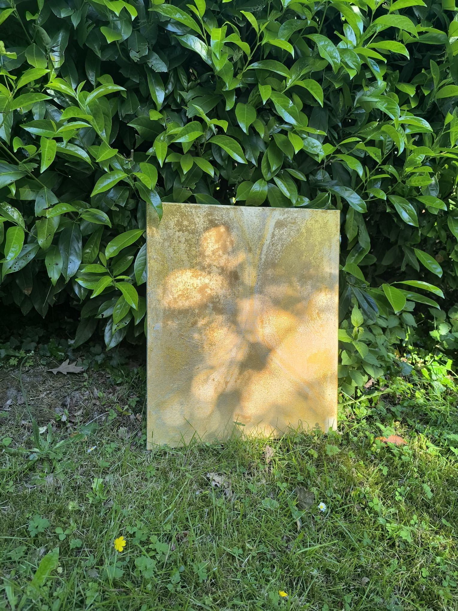 ondes de lumières , matières naturelles, acryliques, disponible à la vente