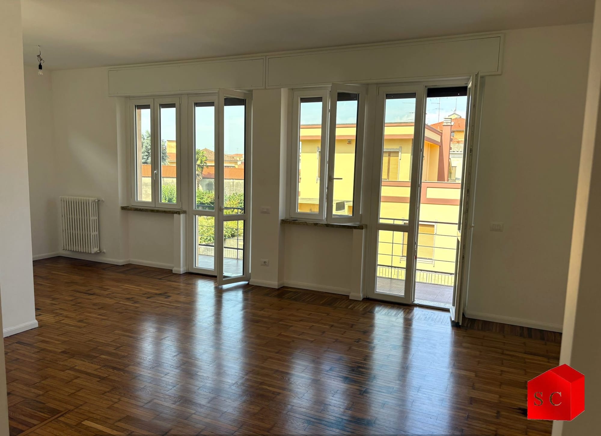 QUADRILOCALE RISTRUTTURATO CON BOX € 190.000