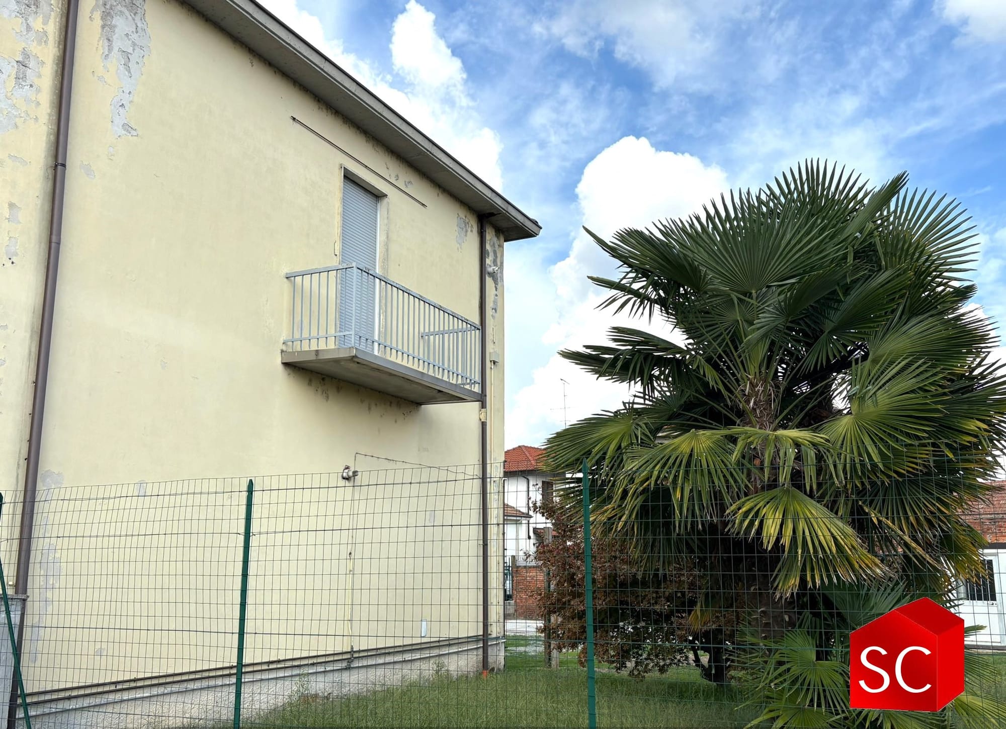 BILOCALE CON POSTO AUTO €53.000