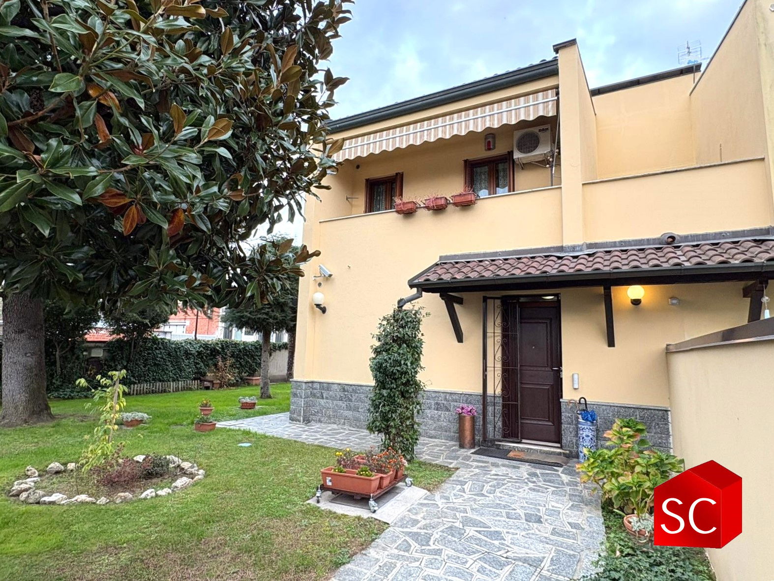 VILLA DI TESTA CON BOX E TERRAZZO € 245.000