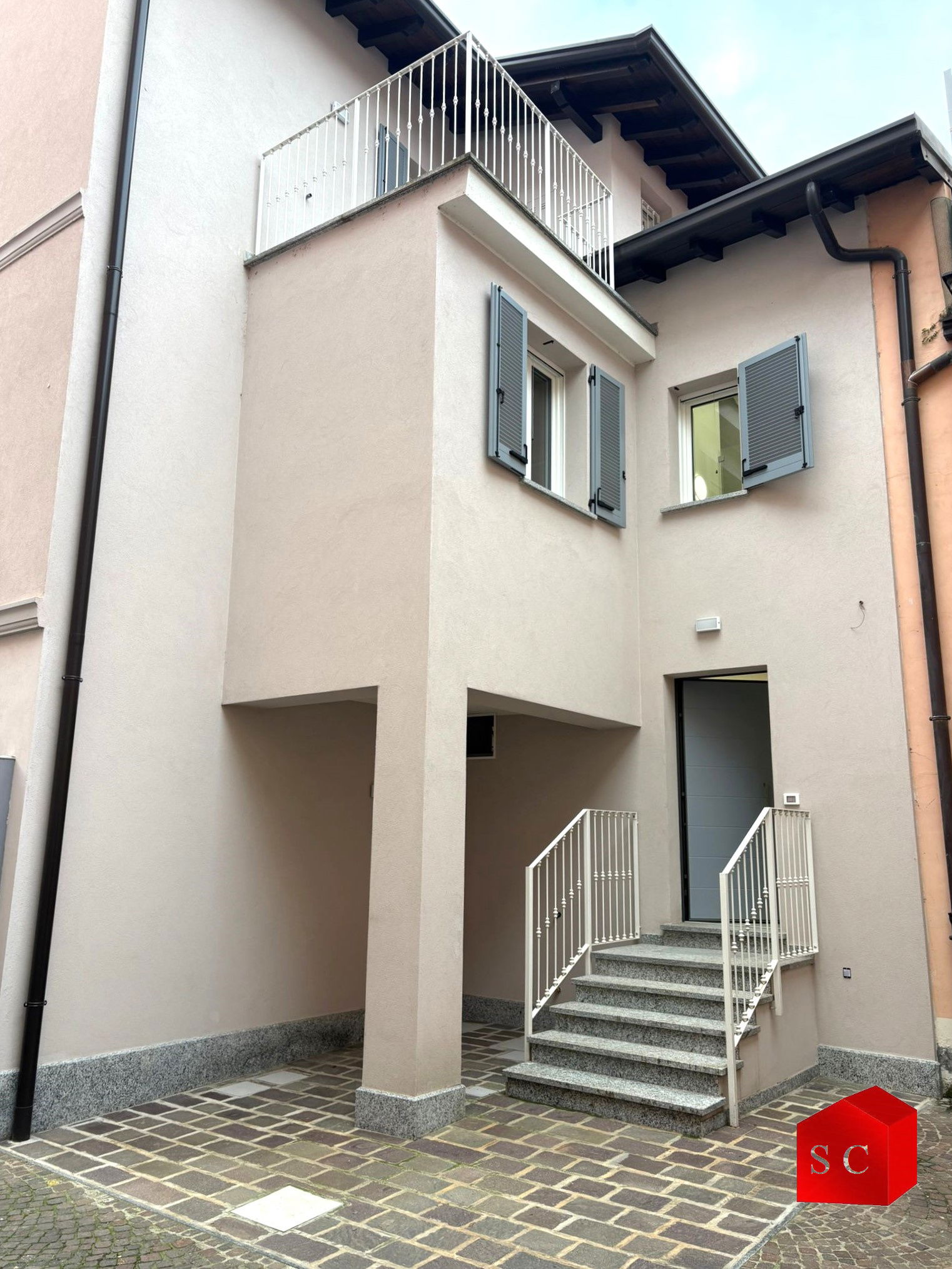 CASA SEMINDIPENDENTE DI NUOVA RISTRUTTURAZIONE IN CENTRO STORICO A VIGEVANO € 390.000
