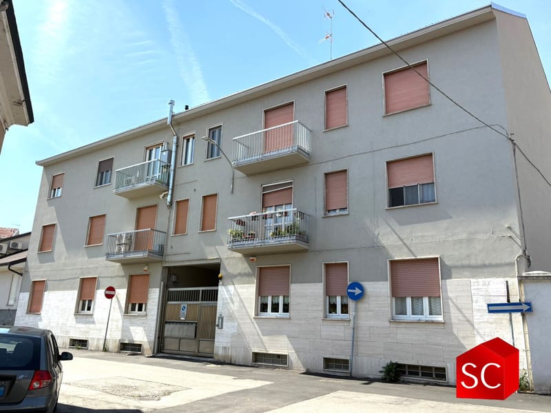 TRILOCALE TOTALMENTE RISTRUTTURATO IN ESCLUSIVA € 139.000