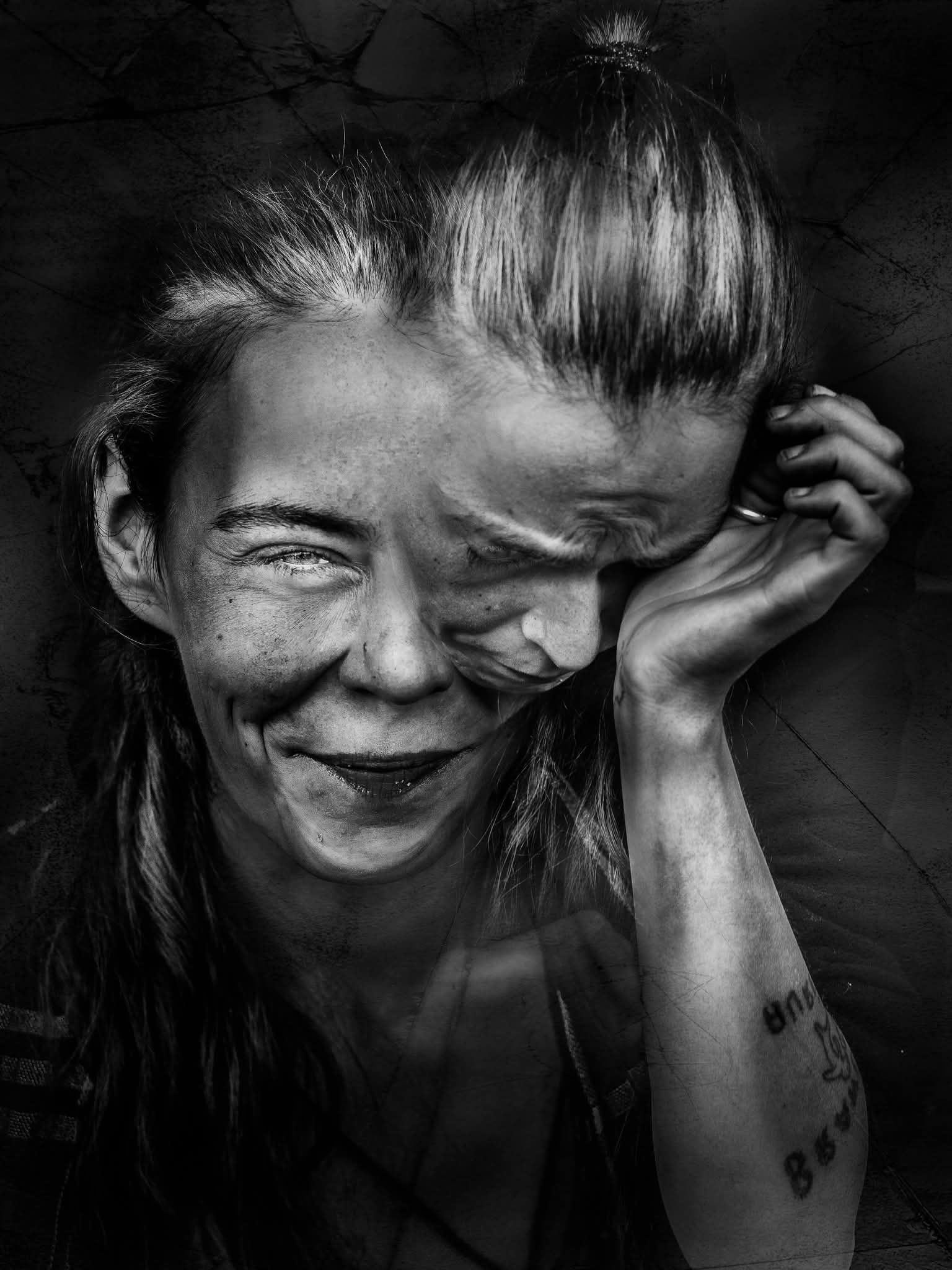 Portrait femme noir et blanc - série Les Gueules - photographe Liège