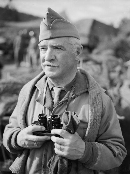 JOSEPH DE GOISLARD DE MONSABERT,
AUX CÔTÉS DE JEAN DE LATTRE DE TASSIGNY
DU DÉBARQUEMENT DE PROVENCE À LA CAPITULATION DE L'ALLEMAGNE LE 8 MAI 1945