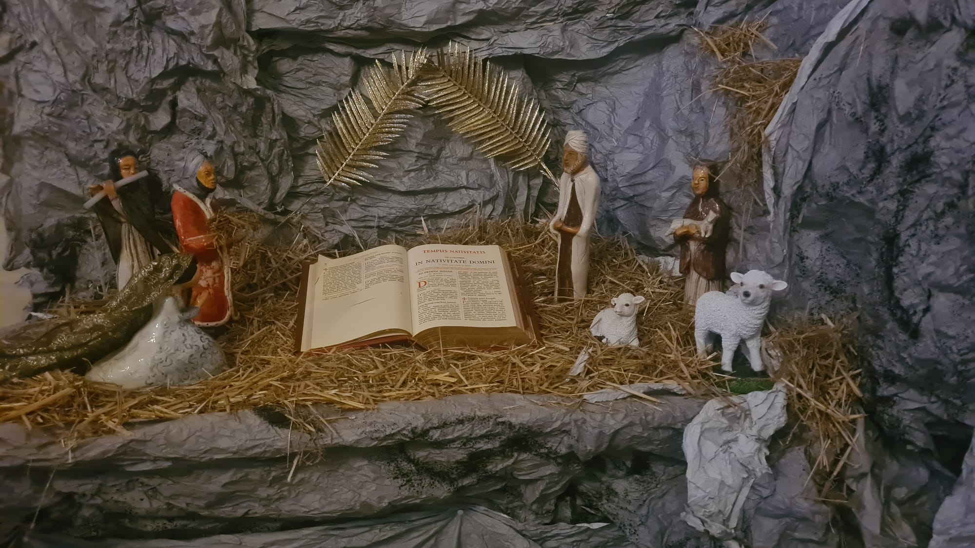 LA CRÈCHE DANS L'ÉGLISE DE TOURRETTES