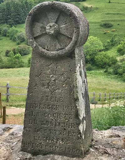 LA TRAGÉDIE DES CATHARES Une page sombre de l’histoire de France 4 JUIN