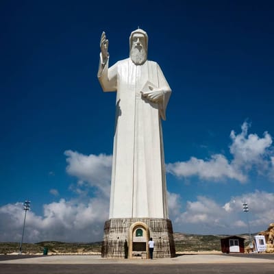 أعجوبة جديدة!! "شعرتُ بأنَّ مار شربل يمشي بقُربي ويداه تُعالجان دماغي" - - إليكم التفاصيل!