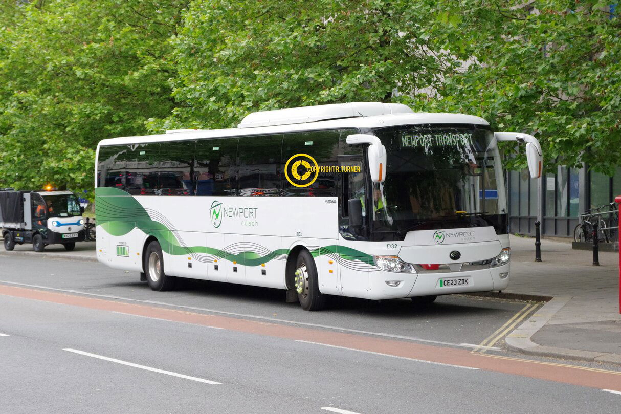 Newport Coach D32 CE23 ZDK.