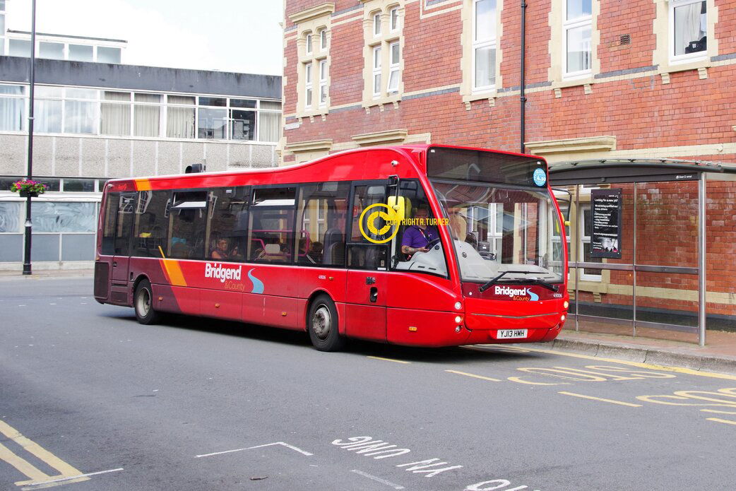 First Cymru Buses 49006 YJ13 HMH.
