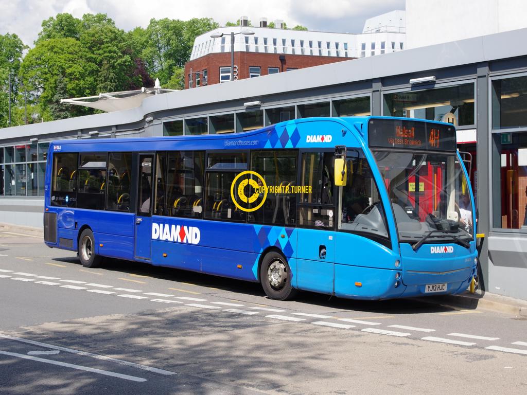 Diamond Bus WM 30415 YJ13 HJC.