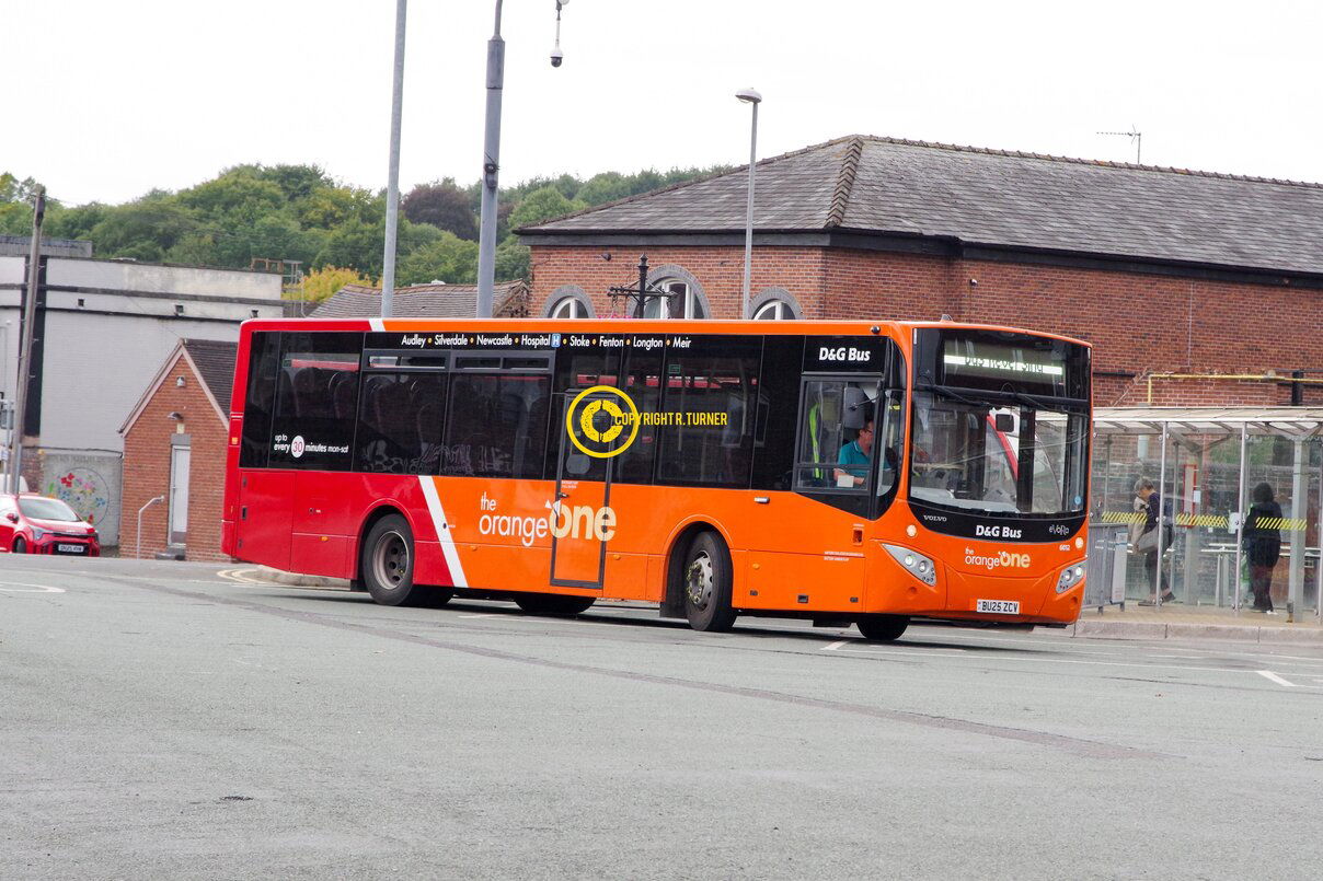 D & G Bus 6012 BU25 ZCV.