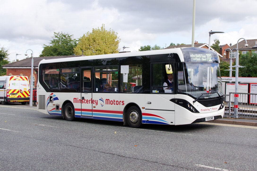 Minsterley Motors YX19 ONR.