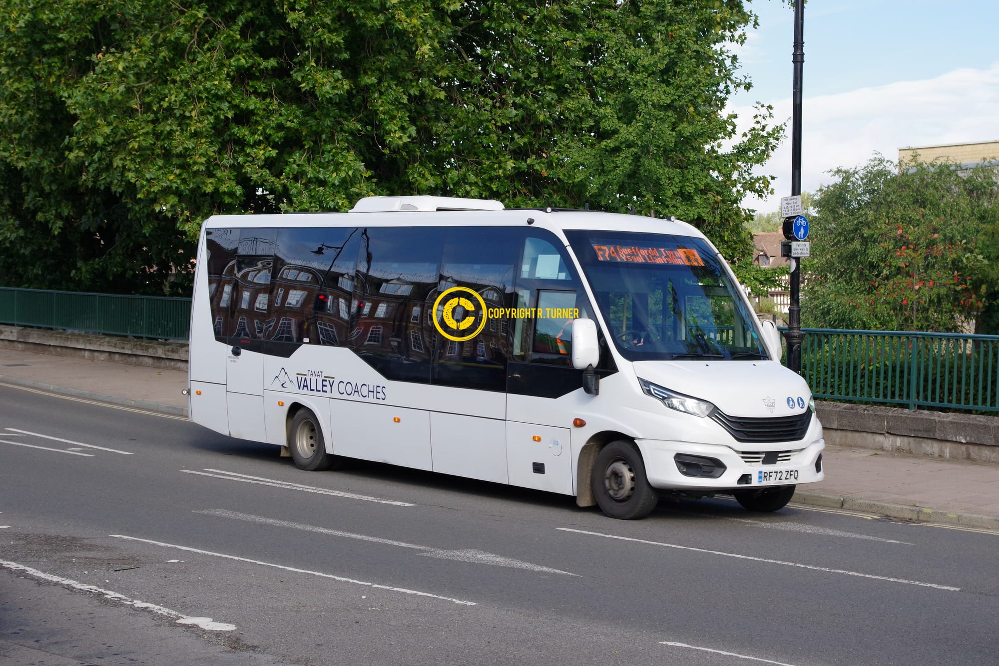 Tanat Valley Coaches 376 RF72 ZFO.