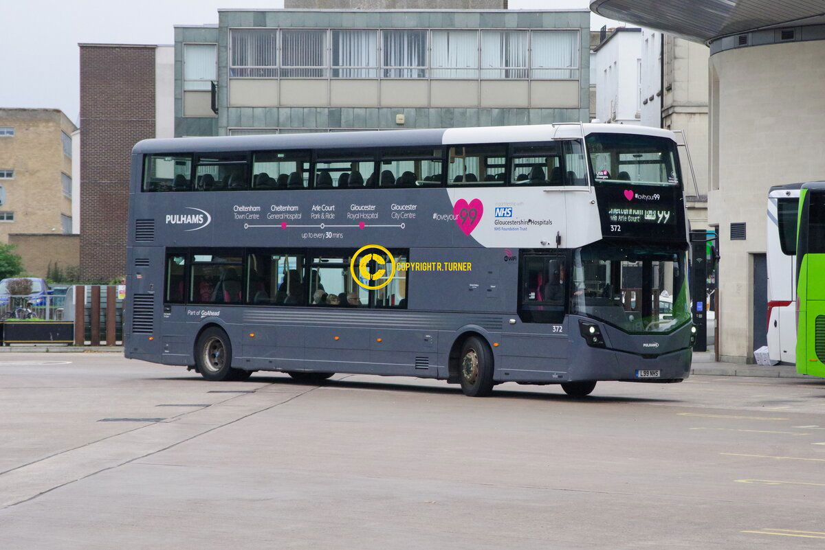 Pulhams 372 L99 NHS (OX68 OBU).